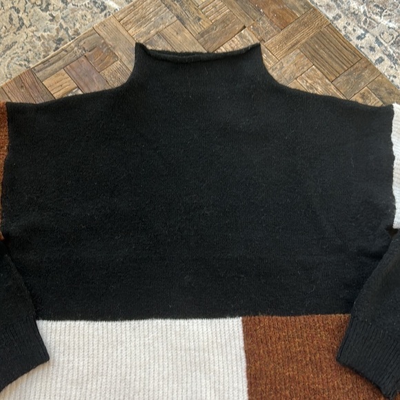 Entro Color block Mock Turtleneck Sweater - Picture 1 of 7